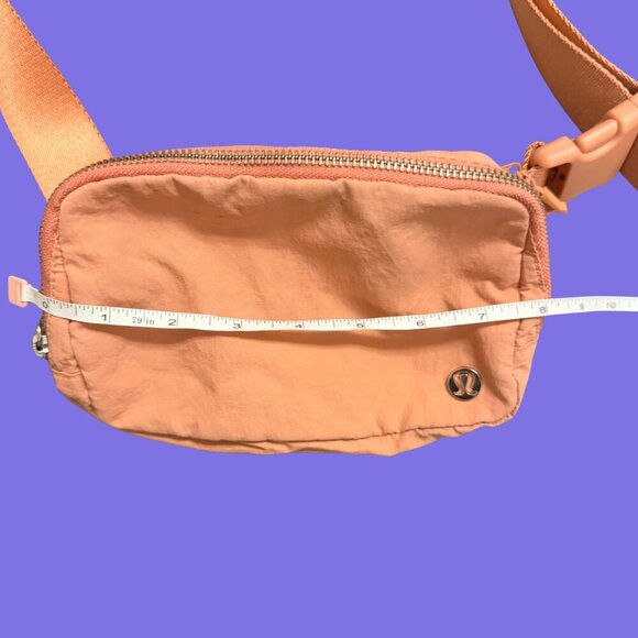 🧡 Lululemon Everywhere Belt Bag in Apricot (One Size) - Picture 6 of 9